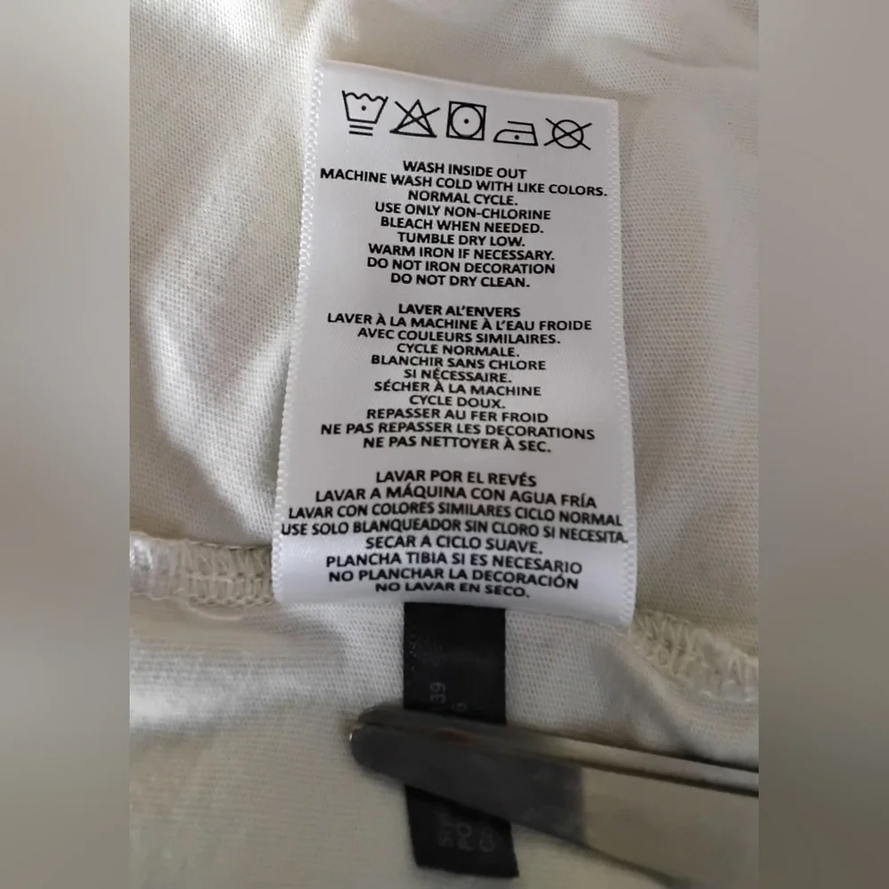 KARL LAGERFELD Men’s Short Sleeve T-Shirt Paris Size  Med Beige w/Black - Picture 9 of 9